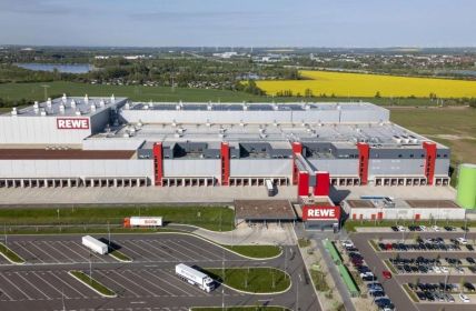 REWE Group eröffnet modernes Zentrallager in Magdeburg (Foto: REWE Group)